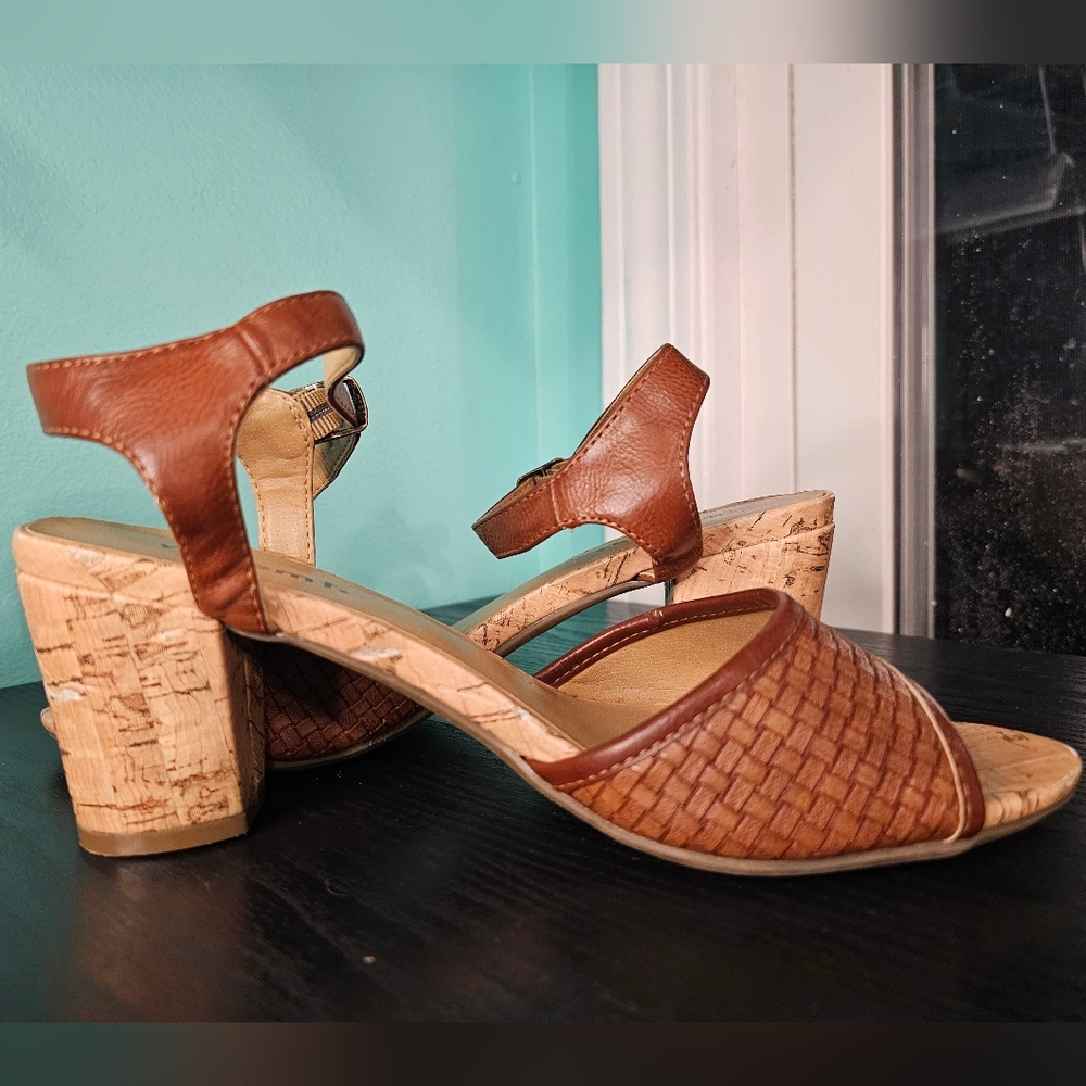 White Mountain 'Elise' Brown Strappy Sandals w/ Cork Heel Women's Size 7.5 - Picture 6 of 10